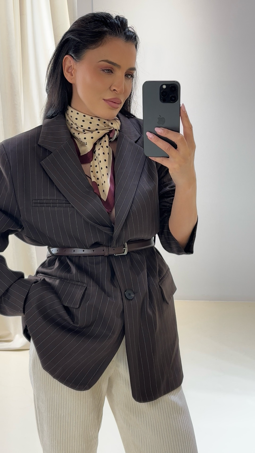 Γυναικείο Oversized Καφέ Κοστούμι με Ρίγες και Ζώνη LUMINA - Image 4