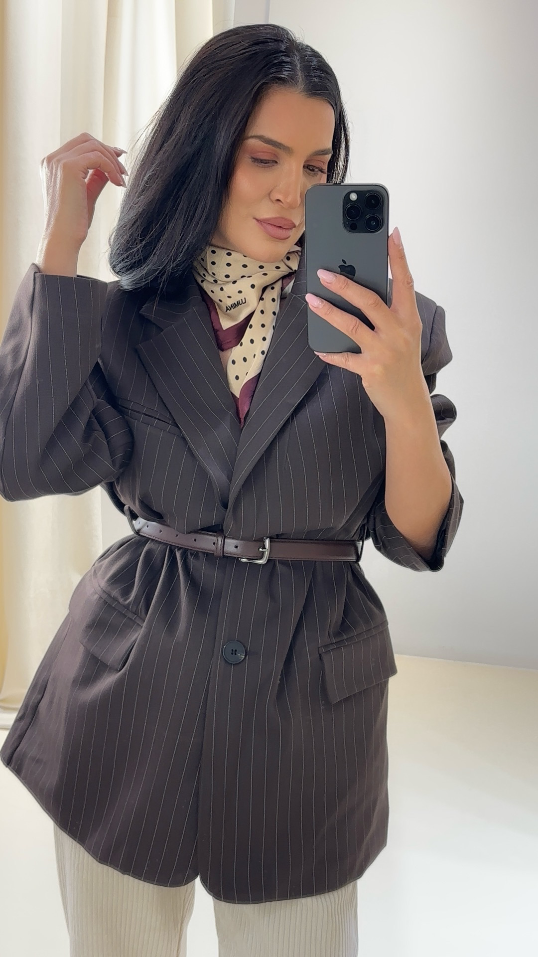 Γυναικείο Oversized Καφέ Κοστούμι με Ρίγες και Ζώνη LUMINA - Image 5